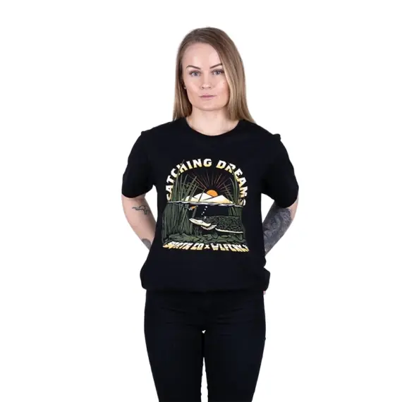 SQRTN X Wolfcreek Lures Dreams Tee, Black - S Seizoensaanbieding