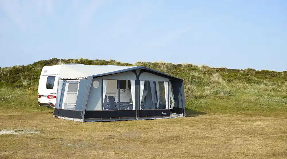 Hoge Kwaliteit Voortent Isabella Commodore Coast incl. MegaFrame