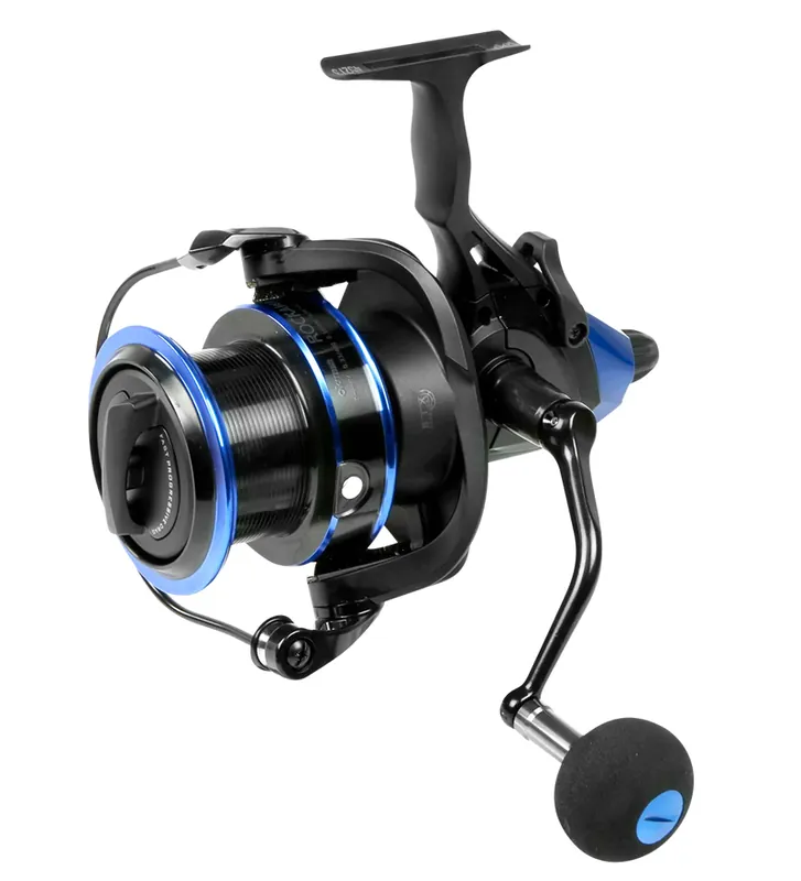 Premium Okuma Rockaway Baitfeeder 8000 Vrijloopmolen