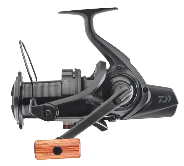 Koop Online Daiwa Emblem 45 5000SD SCW QD