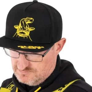 Favoriet Black Cat Black Flat Peak Cap