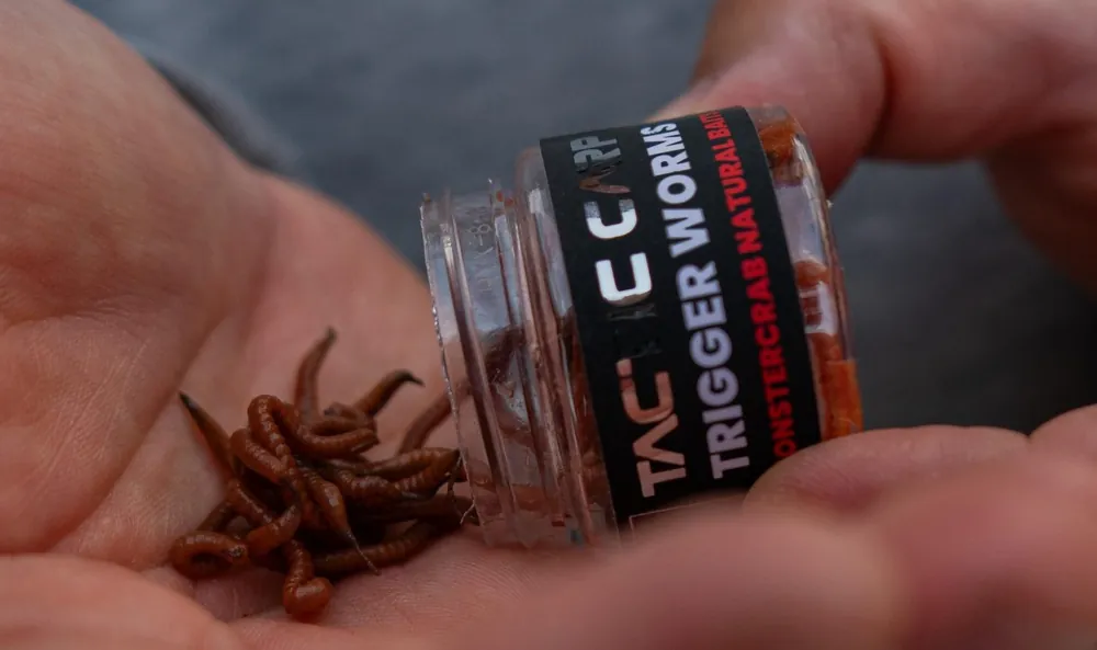 Tactic Carp Trigger Worms Natural Baits (30ml) Laatste Kans
