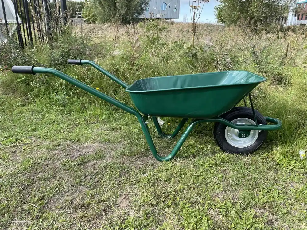 Flitsaanbieding Benson Kruiwagen - 60 Liter - Groen Metaal - Met Semi-Massief Wiel